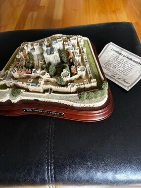 Rare vintage Tower of London piece by Fraser Creations - handmade in Scotland